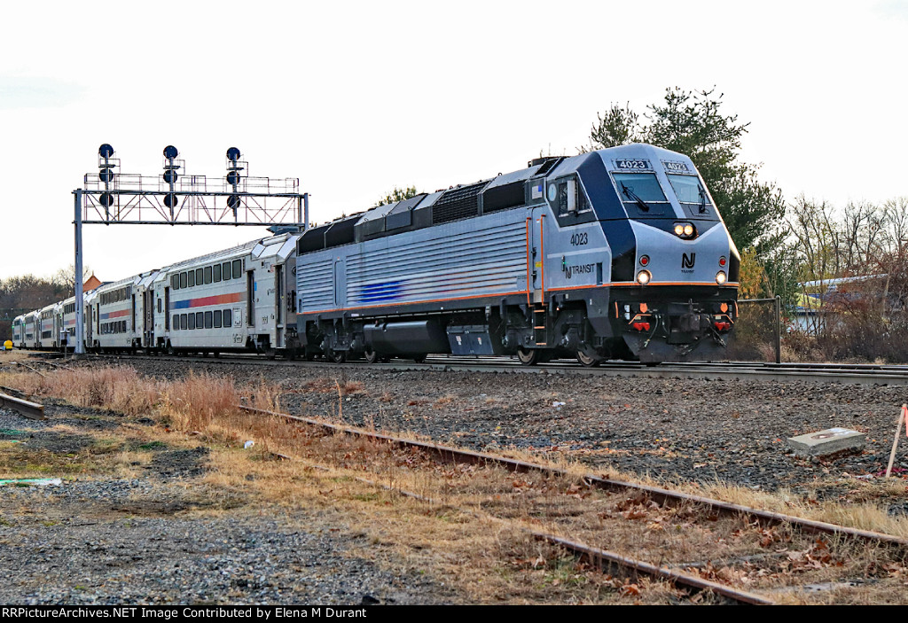 NJT 4023 on train 1115